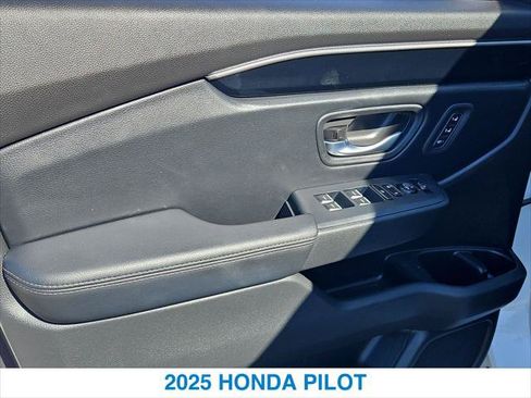 Certified 2025 Honda Pilot EX-L image 12