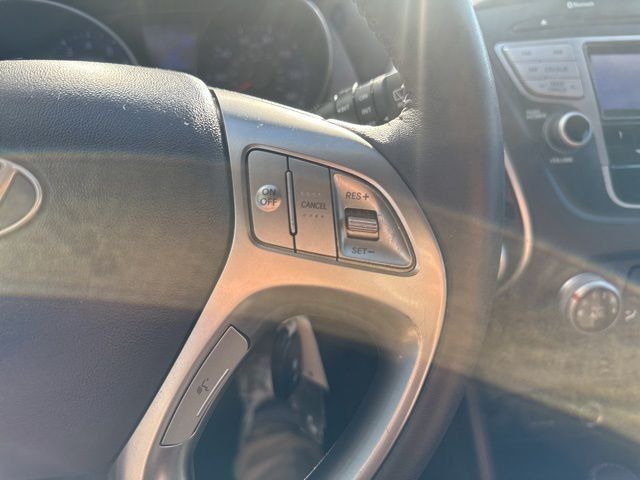 Used 2011 Hyundai Tucson GLS FWD image 19