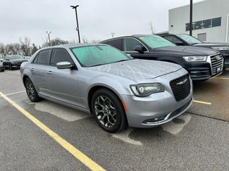 Used 2016 Chrysler 300 S video 3