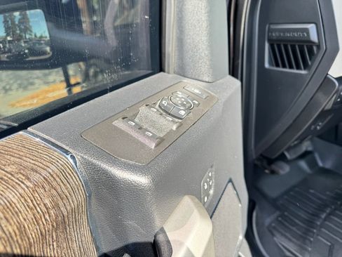 Used 2020 Ford F250 Lariat w/ Lariat Ultimate Package AWD/4WD image 11