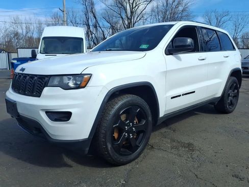 Used 2018 Jeep Grand Cherokee Laredo image 7