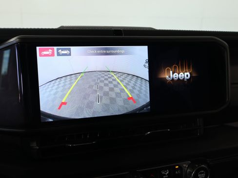 Used 2024 Jeep Wrangler Unlimited Sahara w/ Technology Group AWD/4WD image 6