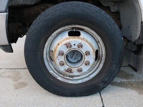 Used 2006 Ford F350 XL image 25