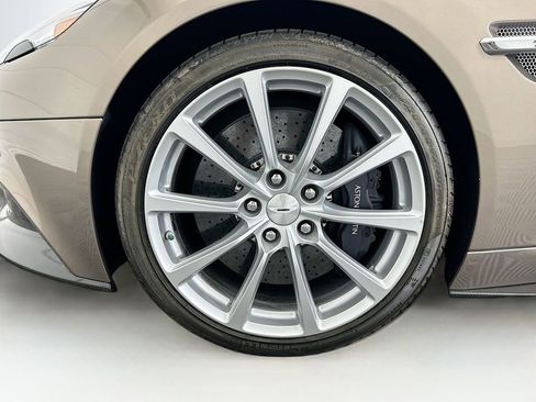 Used 2017 Aston Martin Vanquish Volante image 26