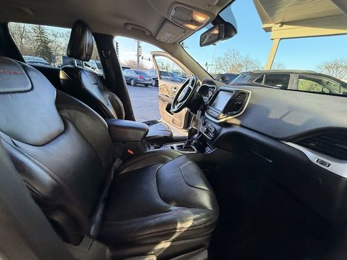 Used 2014 Jeep Cherokee Trailhawk w/ Leather Interior Group AWD/4WD image 15