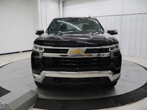 Used 2024 Chevrolet Silverado 1500 LT w/ Z71 Off-Road Package image 9