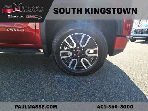 Used 2023 GMC Sierra 1500 AT4 w/ Technology Package AWD/4WD image 11