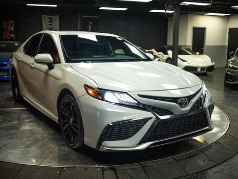 Used 2022 Toyota Camry XSE w/ Carpet Mat Package (TMS) FWD image 5