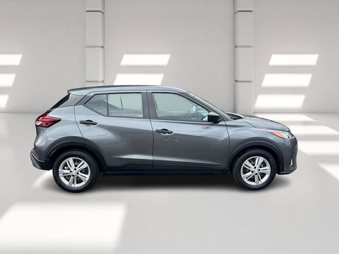 Used 2023 Nissan Kicks S image 4