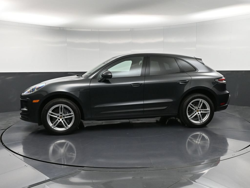 Certified 2025 Porsche Macan AWD/4WD image 2