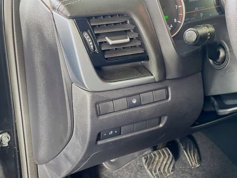 Used 2023 Nissan Rogue SV FWD image 11