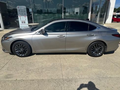 Used 2019 Lexus ES 350 w/ Accessory Package 2 FWD image 3