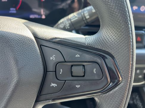 Used 2025 Chevrolet TrailBlazer LT AWD/4WD image 16