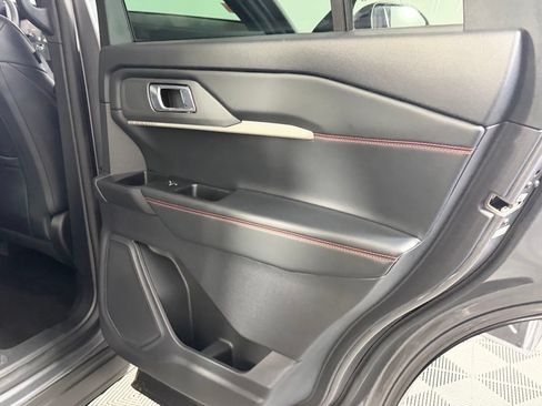 Used 2025 Ford Explorer ST-Line AWD/4WD image 31