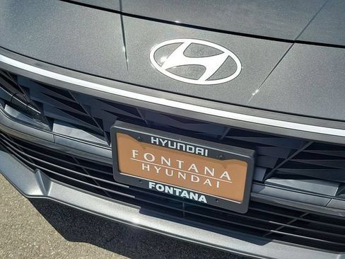 New 2026 Hyundai Elantra SE FWD image 32