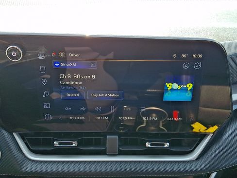 Used 2026 Chevrolet Equinox LT w/ Convenience Package II FWD image 16