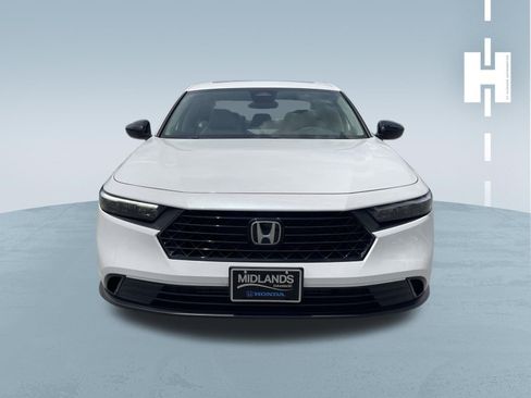 Used 2025 Honda Accord SE image 2