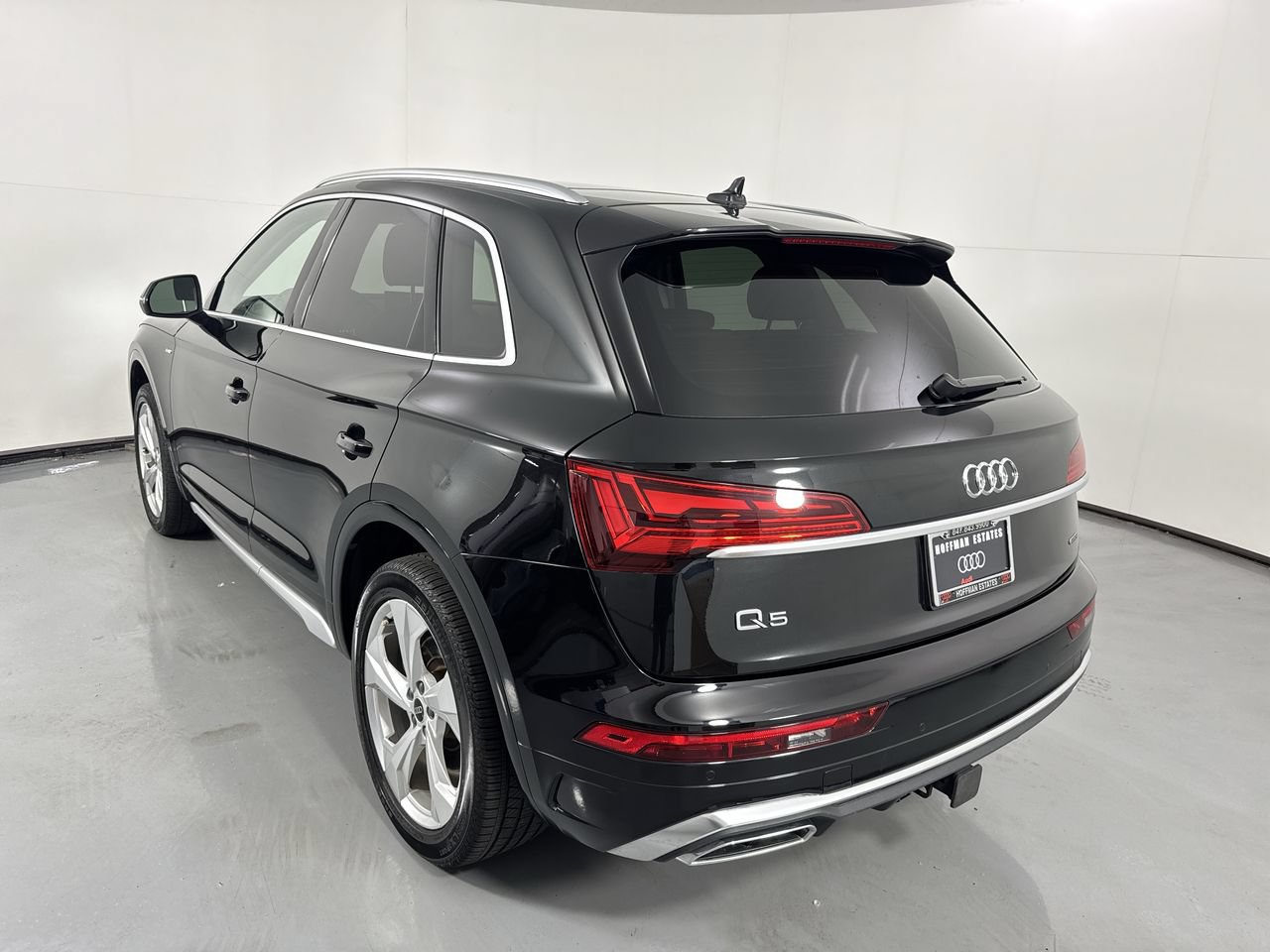 Used 2023 Audi Q5 2.0T Premium Plus w/ Premium Plus Package AWD/4WD image 5