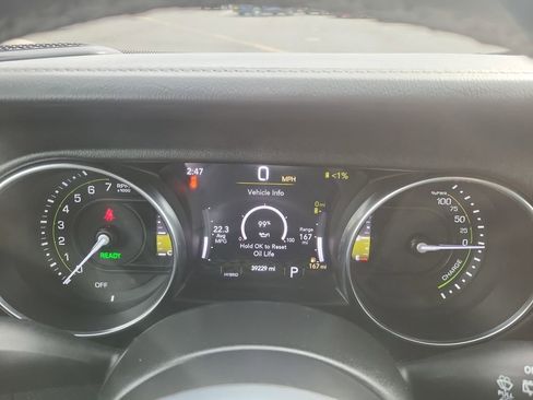 Used 2023 Jeep Wrangler Unlimited Sahara w/ Cold Weather Group image 16