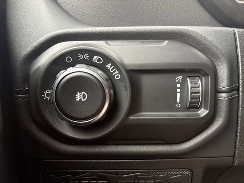 New 2026 Jeep Wrangler Unlimited Sahara AWD/4WD image 3