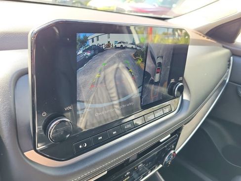 Used 2023 Nissan Rogue Platinum w/ Platinum Premium Package image 19