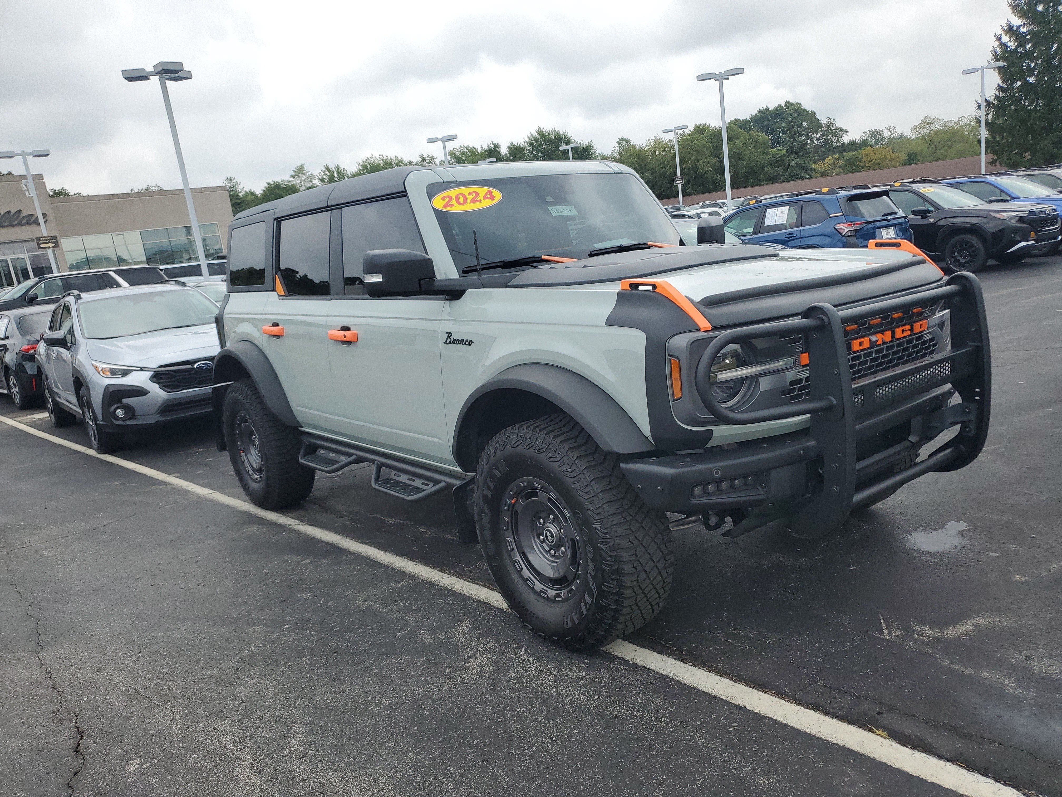 Used 2024 Ford Bronco Badlands AWD/4WD image 4