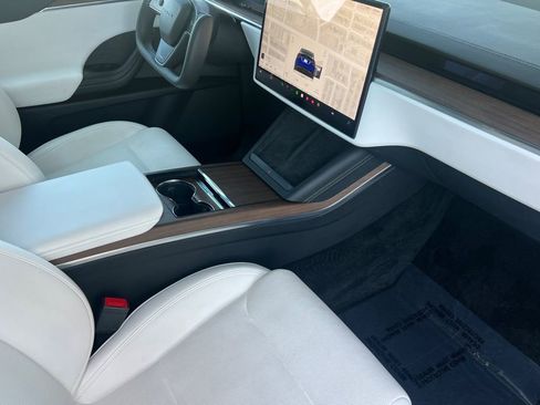 Used 2023 Tesla Model X image 15