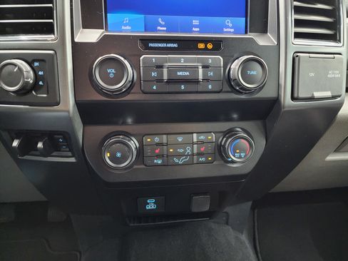 Used 2022 Ford F250 XLT w/ XLT Premium Package image 15