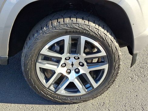 Used 2023 Chevrolet Colorado Z71 w/ Z71 Convenience Package 2 image 9