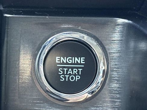 Certified 2024 Ford F250 Lariat w/ Sport Appearance Package image 27