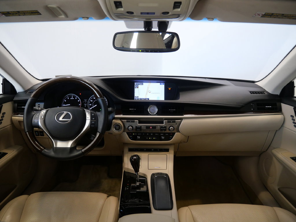 Used 2015 Lexus ES 350 w/ Ultra Luxury Package FWD image 17