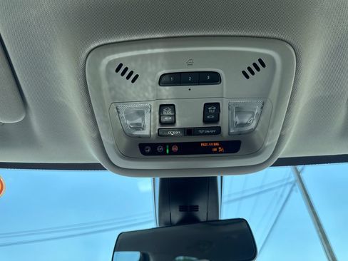 Used 2021 Chevrolet Traverse Premier w/ Redline Edition FWD image 32
