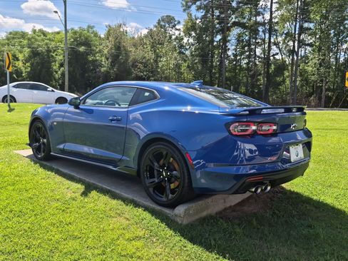 Used 2019 Chevrolet Camaro SS RWD image 5