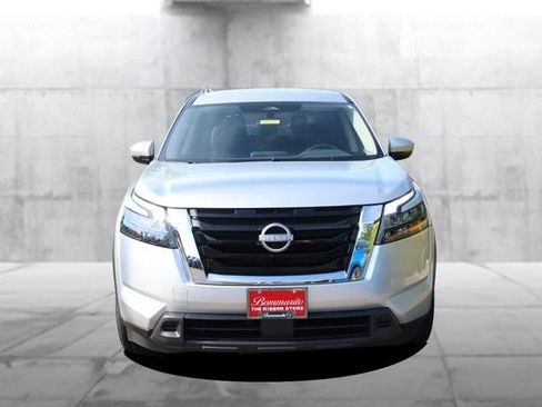 Certified 2025 Nissan Pathfinder SV AWD/4WD image 4