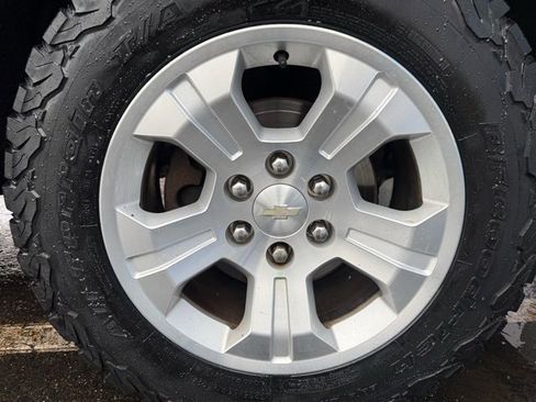 Used 2017 Chevrolet Silverado 1500 LT w/ All Star Edition image 10