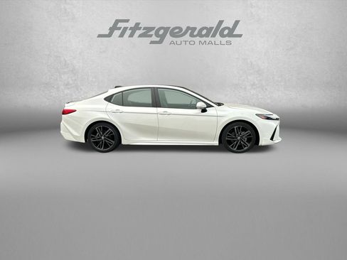 Used 2025 Toyota Camry XSE FWD image 17