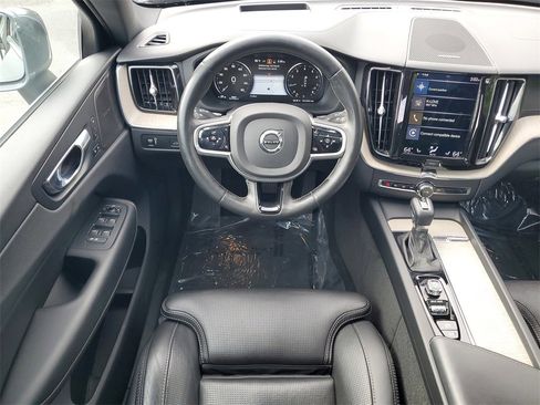 Used 2020 Volvo XC60 T6 Inscription image 16