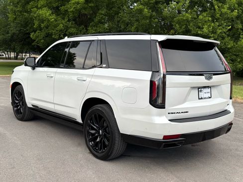 Used 2023 Cadillac Escalade Sport w/ LPO, ONYX Package AWD/4WD image 4