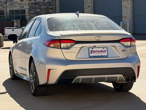 Used 2020 Toyota Corolla SE FWD image 6