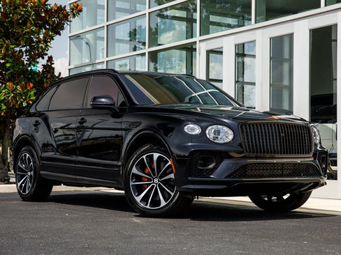 Certified 2023 Bentley Bentayga Extended Wheelbase AWD/4WD image 26