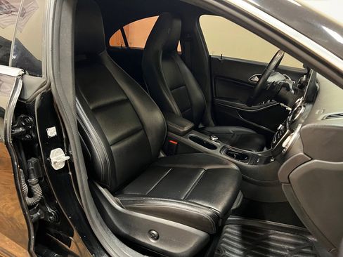 Used 2018 Mercedes-Benz CLA 250 4MATIC image 32