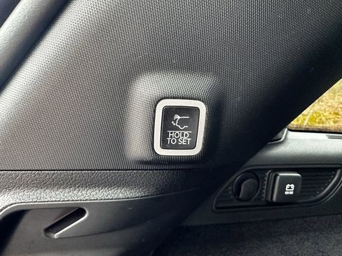 Used 2024 Jeep Grand Cherokee Overland image 28