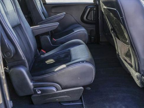 Used 2018 Dodge Grand Caravan SXT w/ Blacktop Package image 26