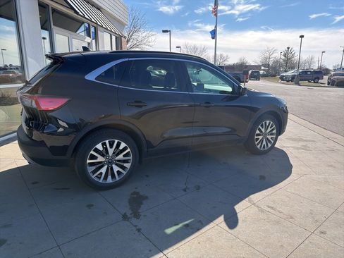 Used 2022 Ford Escape Titanium image 6