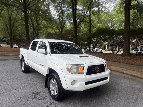 Used 2011 Toyota Tacoma PreRunner w/ TRD Sport Pkg RWD image 39