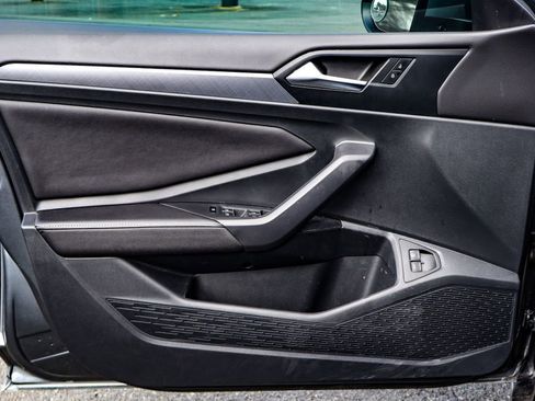 Used 2023 Volkswagen Jetta SE w/ Panoramic Sunroof Package image 36