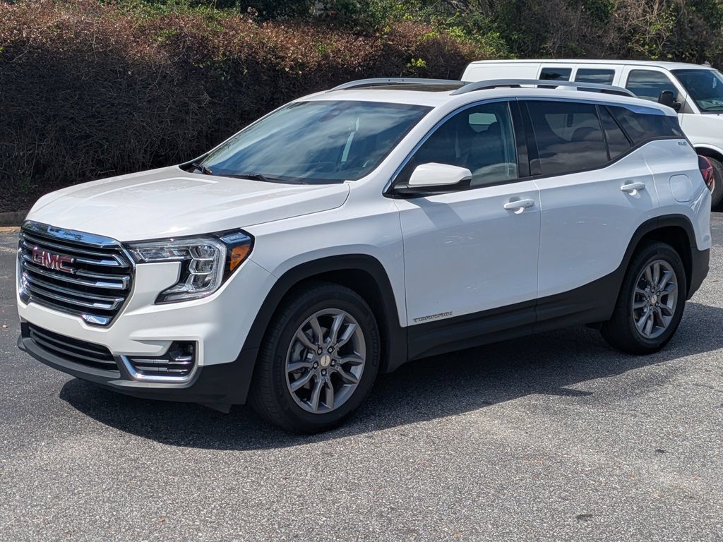 Used 2022 GMC Terrain SLT w/ Infotainment Package II FWD image 8