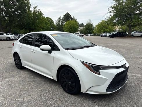 Used 2022 Toyota Corolla LE FWD image 6
