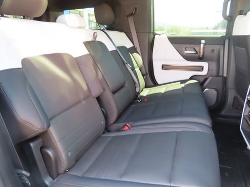 Used 2024 GMC Hummer EV 2X w/ Extreme Off-Road Package AWD/4WD image 47