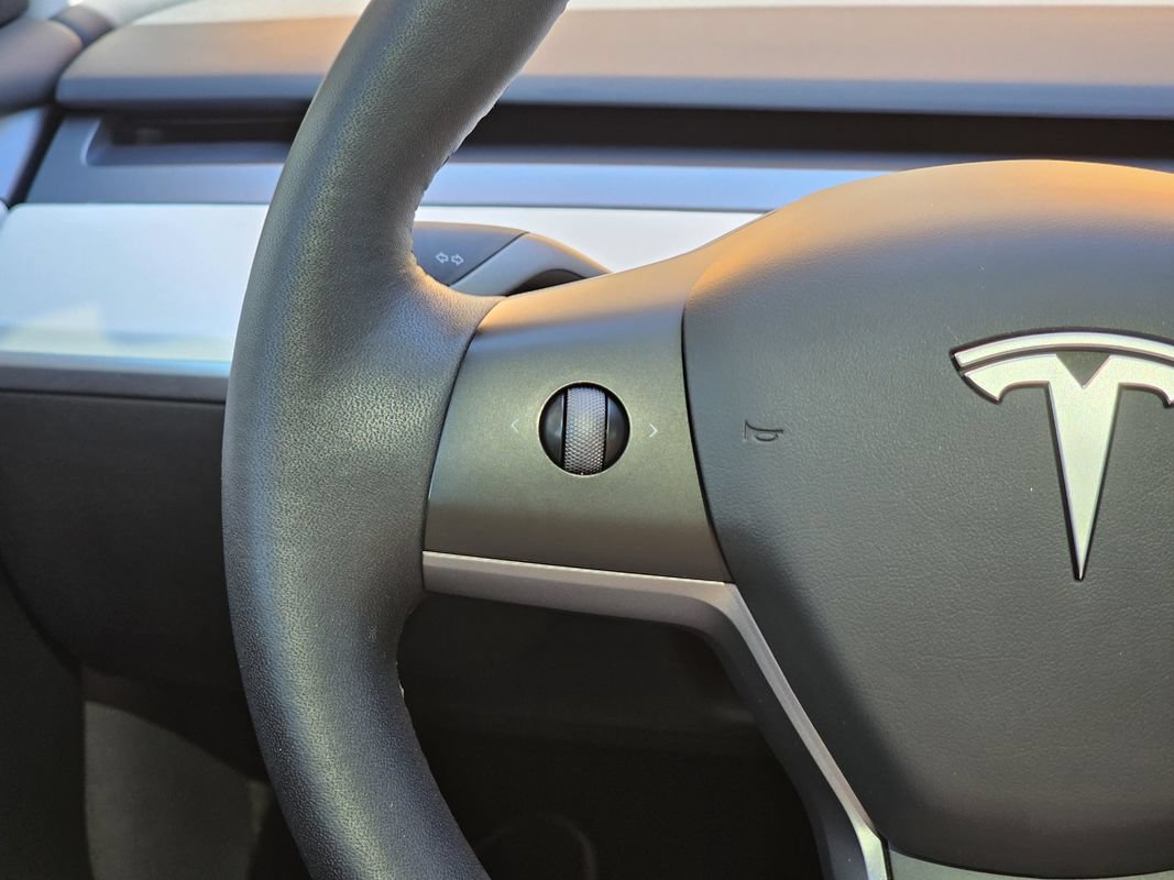 Used 2023 Tesla Model Y Long Range AWD/4WD image 20